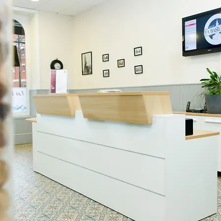 Hotel Logis & Restaurant De La Basilique Albert