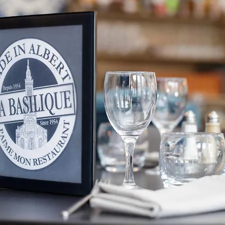 Logis & Restaurant De La Basilique Hotel