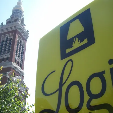 ホテル Logis & Restaurant De La Basilique アルベール