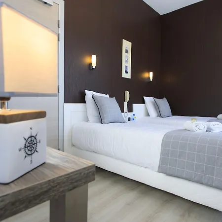 Hotel Logis Hotel&restaurant De La Basilique