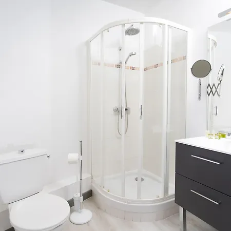 Hotel Logis & Restaurant De La Basilique