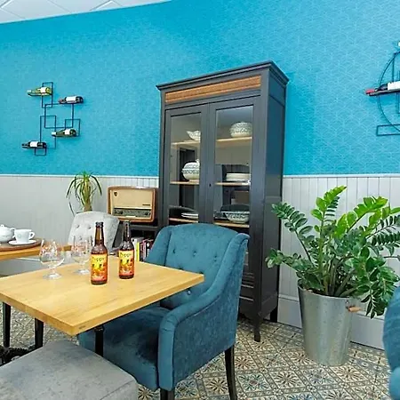 Hotel Logis & Restaurant De La Basilique 3*