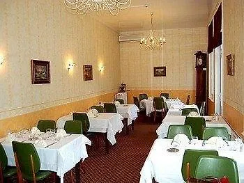 Logis & Restaurant De La Basilique Hotel Albert