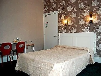 Logis Hotel & Restaurant De La Basilique Hotel 3*