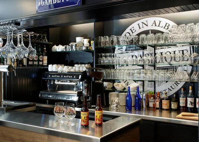 Hotel Logis & Restaurant De La Basilique 3*