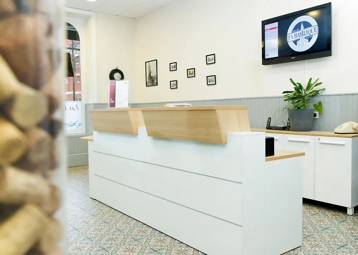 Hotel Logis Hotel & Restaurant De La Basilique Albert