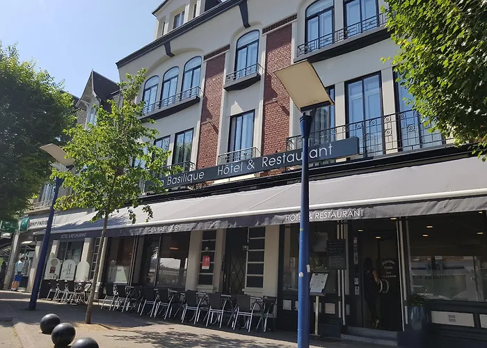 Logis & Restaurant De La Basilique Hotel