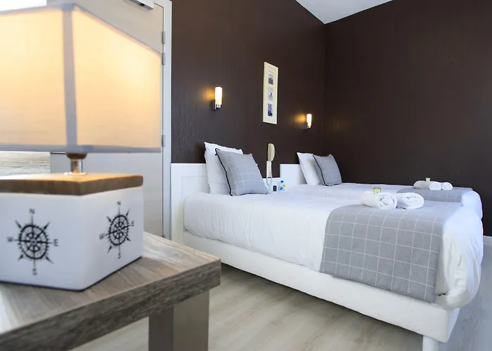 Hotel Logis Hotel & Restaurant De La Basilique