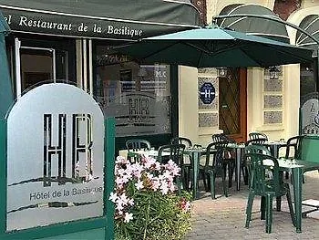 Hotel Logis & Restaurant De La Basilique 3*