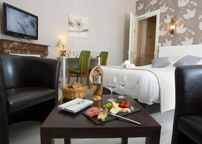 Logis Hotel & Restaurant De La Basilique 3*