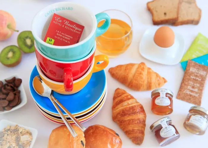 Hotel Logis Hotel & Restaurant De La Basilique