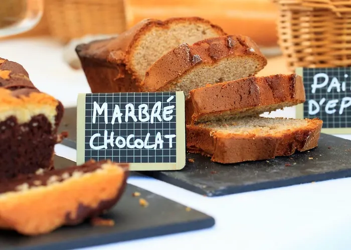 Logis Hotel & Restaurant De La Basilique Hotel 3*