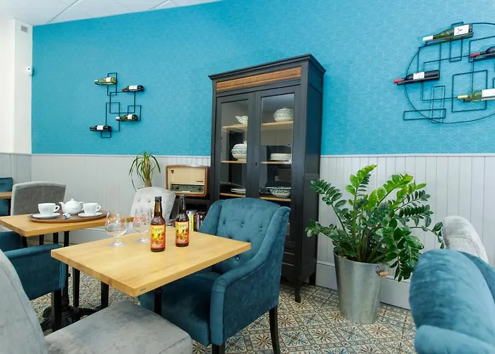 Logis Hotel & Restaurant De La Basilique 3*